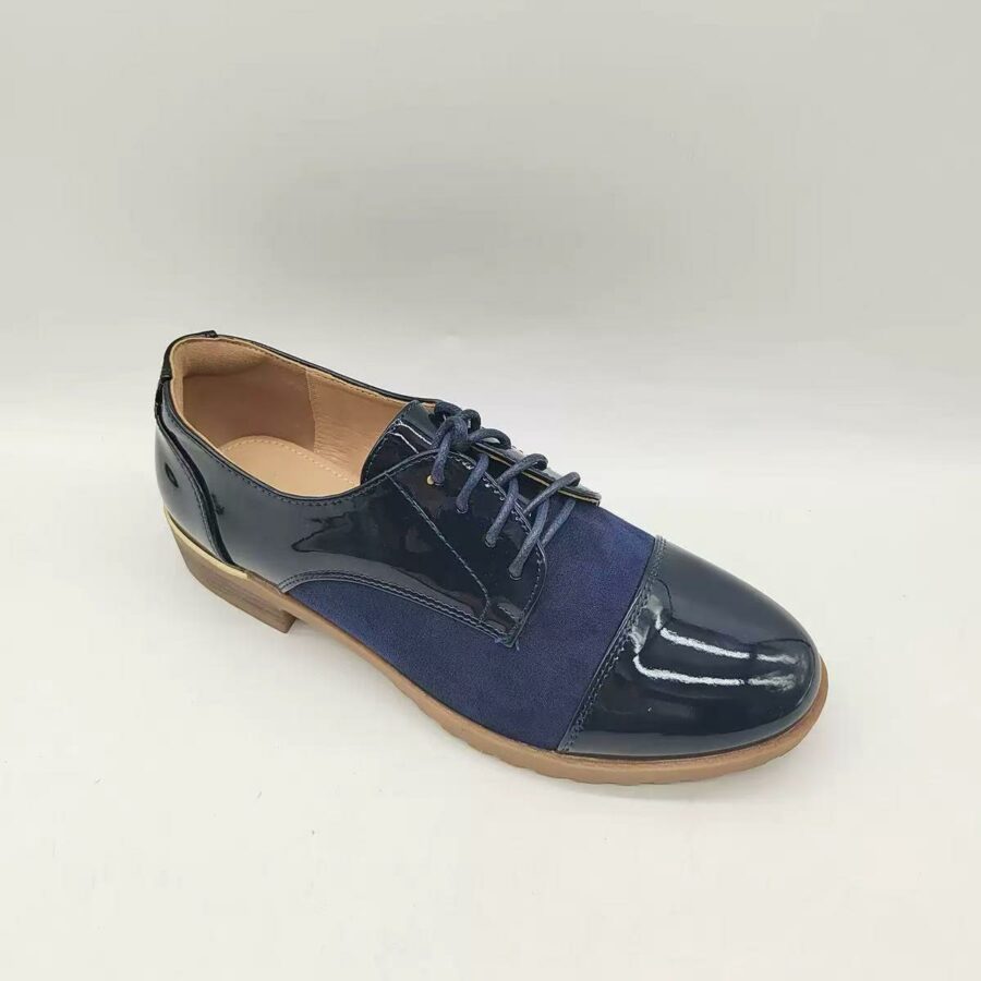 Lace up brogues