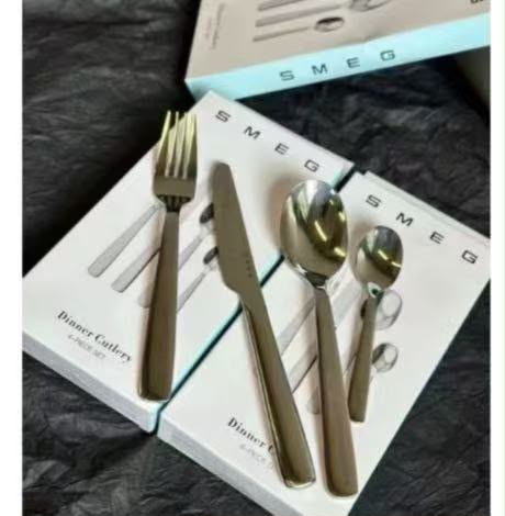 Smeg cutlery set